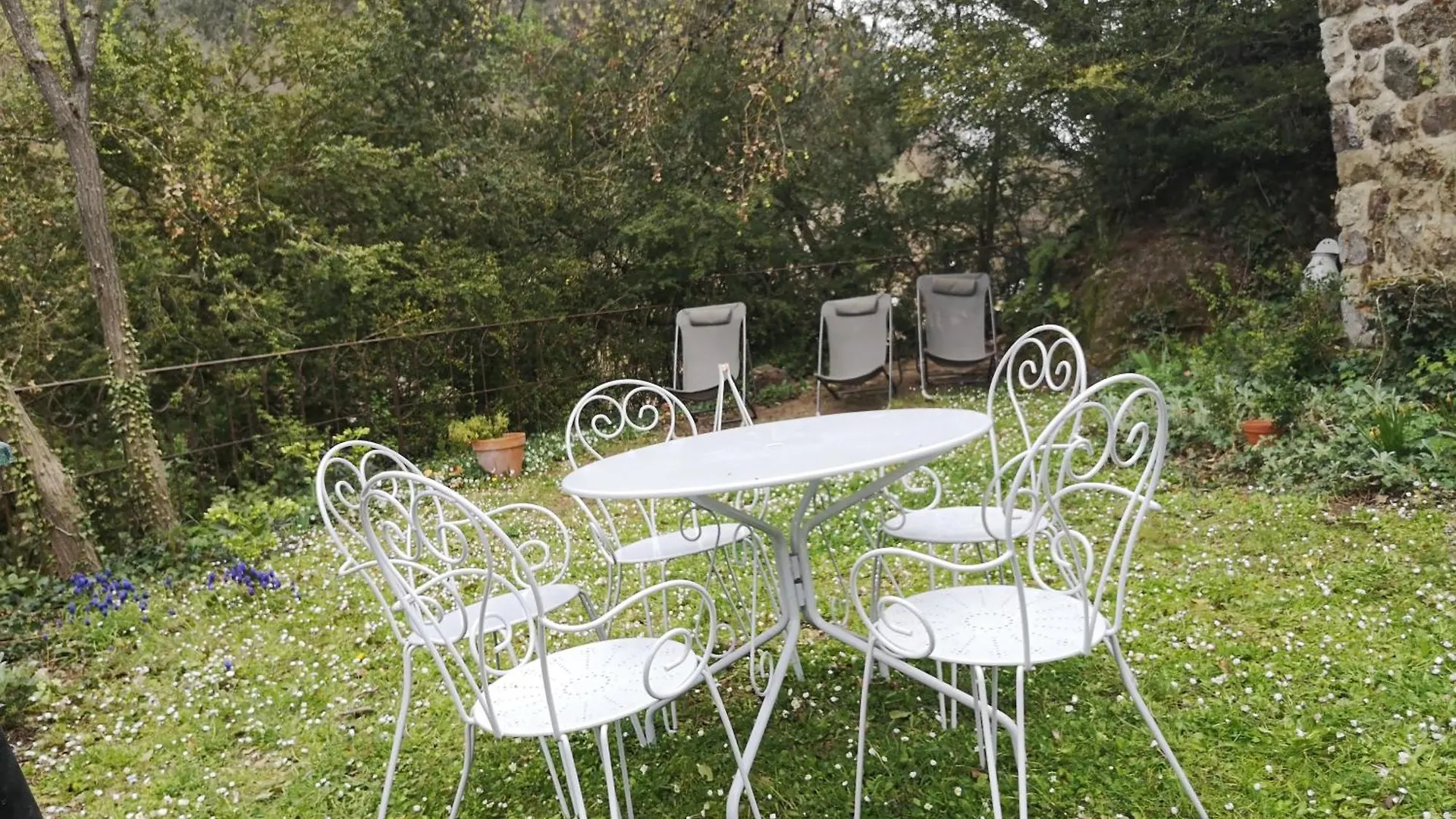 Apartment Location Pour Professionnel En Deplacement Thorrenc France